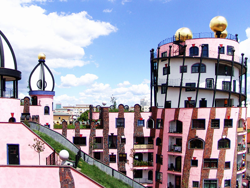 Individuelle Hundertwasser-Architektur im artHOTEL Magdeburg