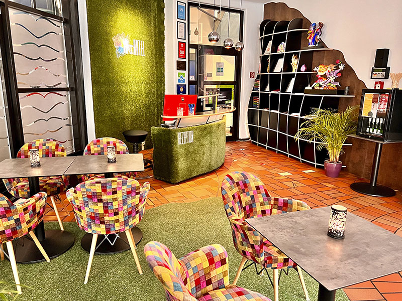 Impression of the bar and lounge at artHOTEL Magdeburg